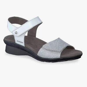 Mephisto Woman's "Pattie" leather Sandal in Metallic Silver & White/ Sz 40 (10)